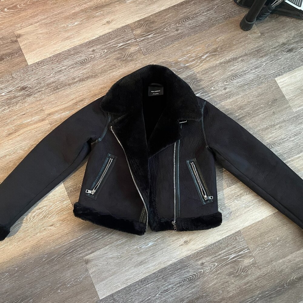 Pull&Bear faux fur trim aviator jacket in black - SMALL